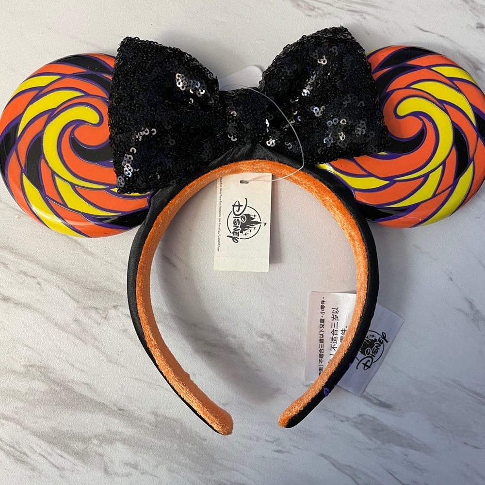 Disneyland Parks 2020 Halloween Candy swirl